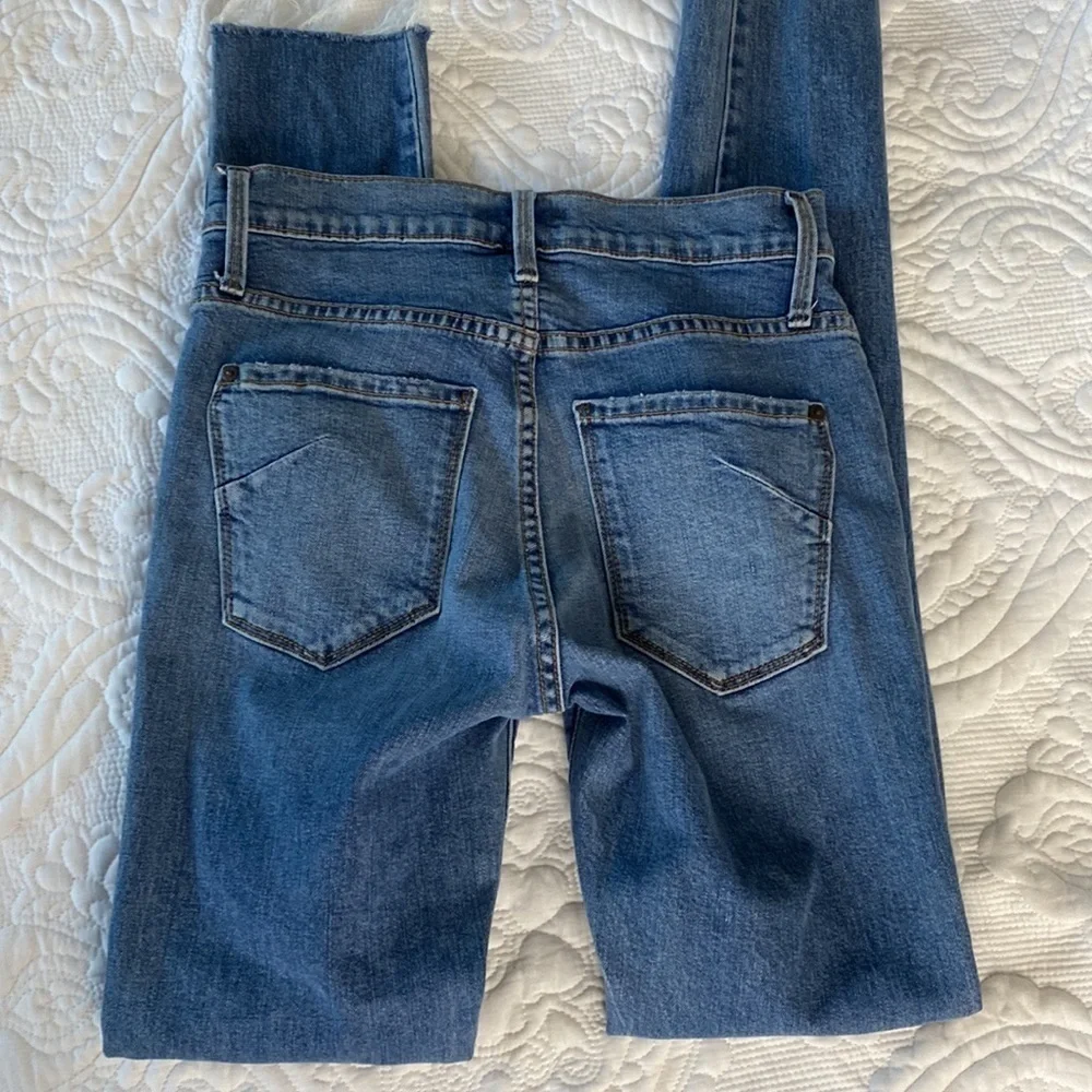 James Jeans Twiggy Throwback skinny jeans raw hem size 26